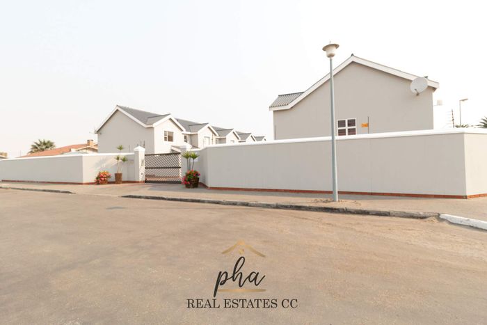 Property #2186151, Townhouse for sale in Walvis Bay Central