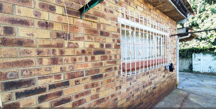 Chloorkop Townhouse For Sale: 3 bedrooms, private garden, secure estate living.