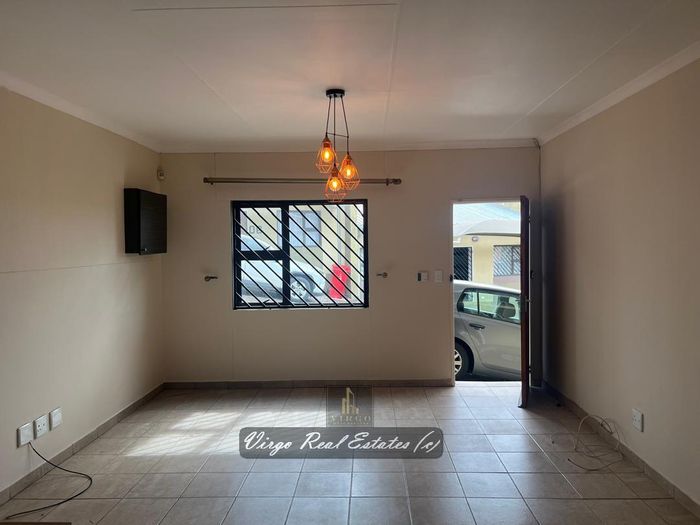 For Sale: Apartment in Otjomuise Ext 4 with 2 bedrooms and parking for 2 cars.