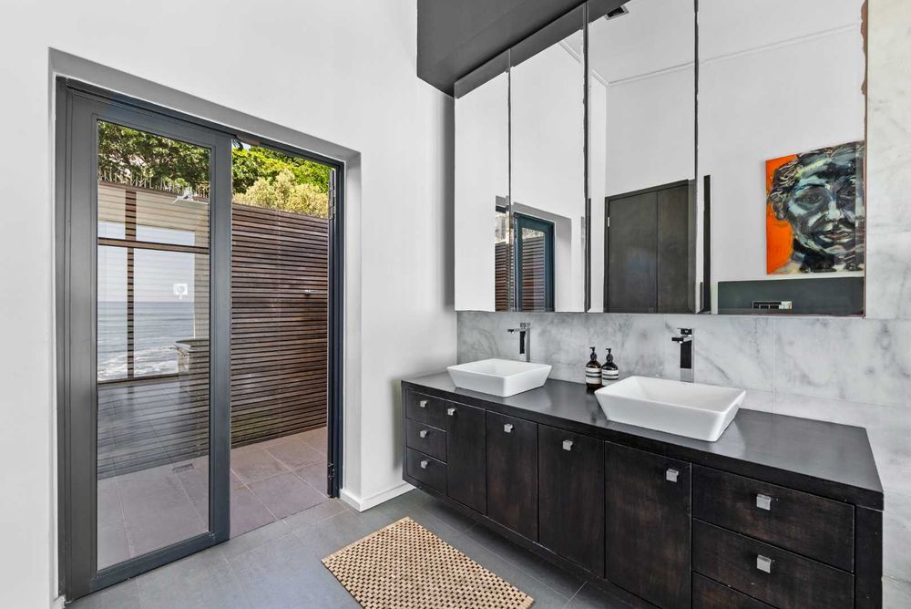 Main bathroom with outdoor shower