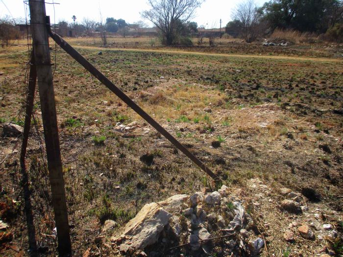 Vacant Land Residential for Sale in Henley On Klip, 2032 m², services available.