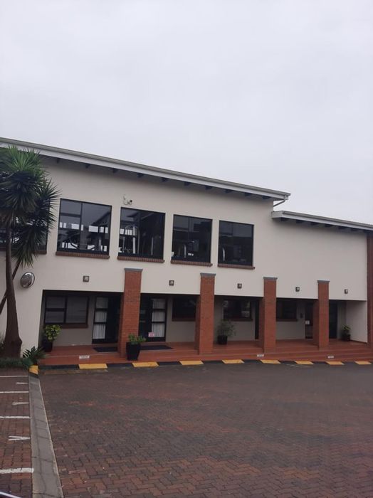 For Sale: 2-Bedroom Apartment in Greenstone Hill with Pool, Gym, and Security.