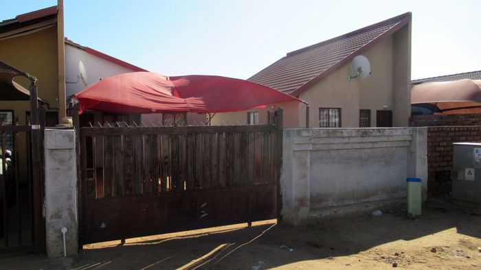 Property #2071102, House for sale in Soshanguve East