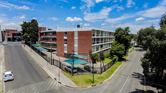 Property #2105959, Apartment for sale in Craighall Park