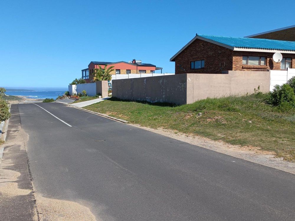 Houses directly next to our Plot - in the direction of Gansbaai.