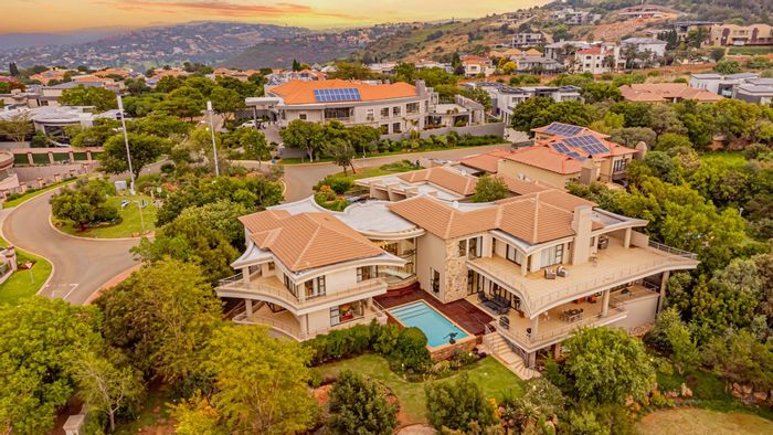 For Sale: House in Meyersdal Eco Estate with 5 bedrooms, pool, and cinema room.