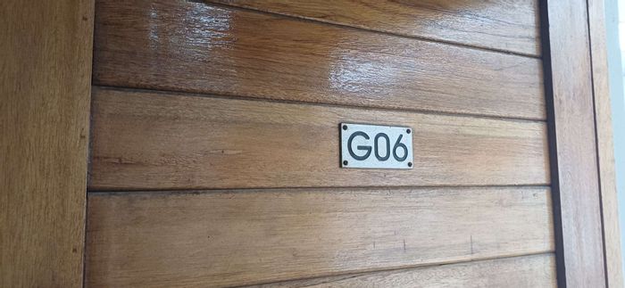 Houghton Apartment To Rent: Ideal for students, with pool, security, and parking.