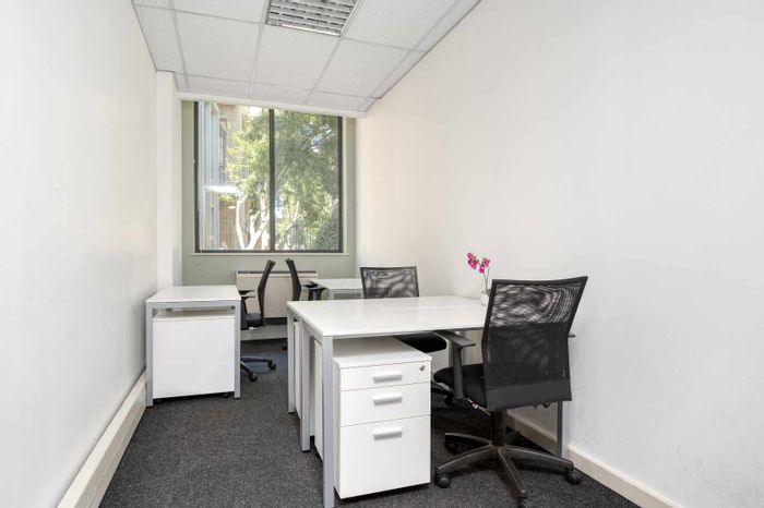 Office To Rent in Johannesburg Central: 10 sqm private space, 50 sqm shared area.