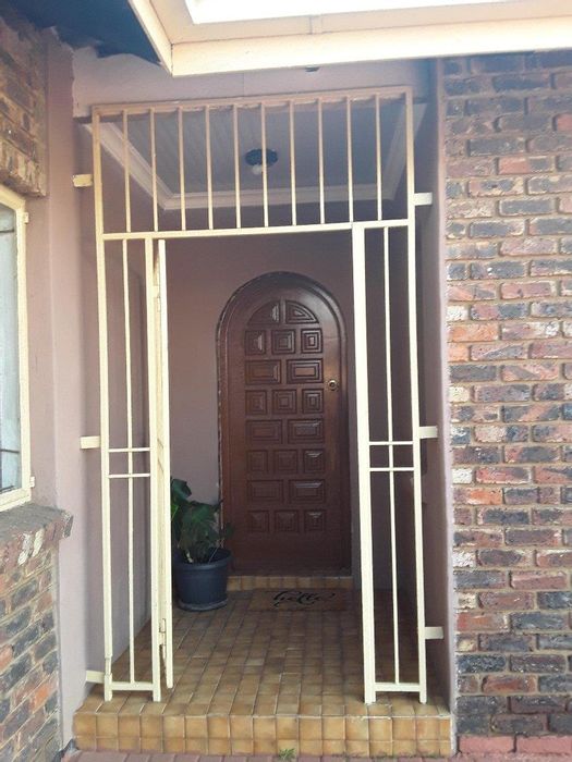 Property #2104679, House rental monthly in Dersley