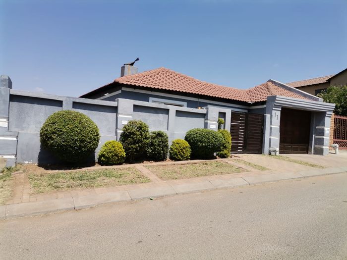 Property #2190149, House rental monthly in Olievenhoutbosch A H