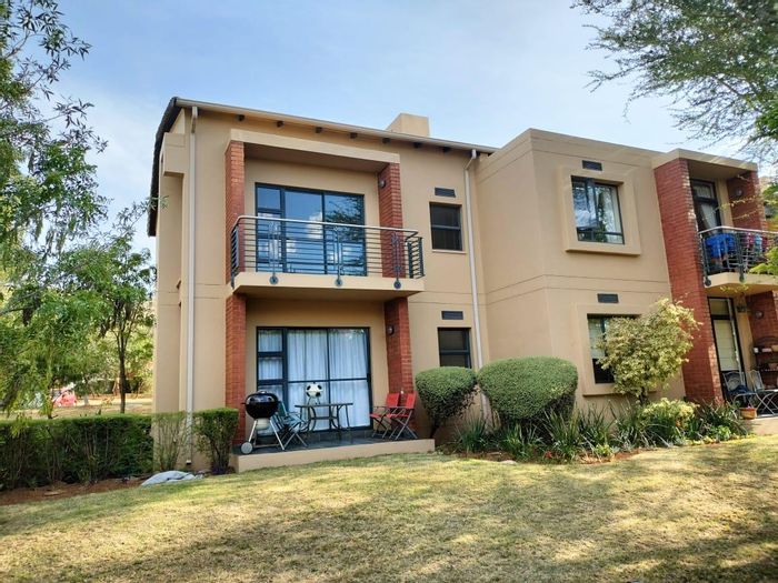 2-Bedroom Apartment To Rent in Jackal Creek Golf Estate with clubhouse, gym, and security.