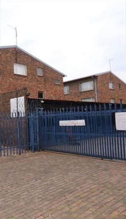 For Sale: Apartment in Kempton Park Central with spacious kitchen and living area.