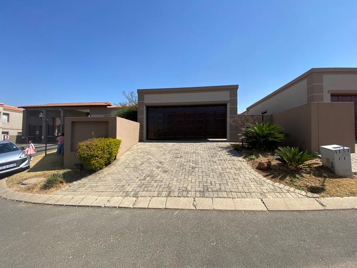 Property #2203733, House for sale in Midrand