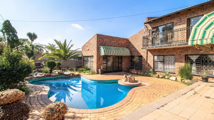 For Sale: Spacious Rynsoord House with Pool, Study, and Security Features.