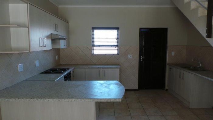 Property #2088561, Townhouse for sale in Fairways Estate