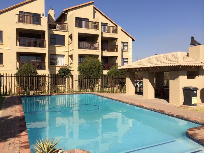 Spacious Sunninghill Apartment For Sale: 2 Beds, Balcony, Pool, 24-Hour Security!