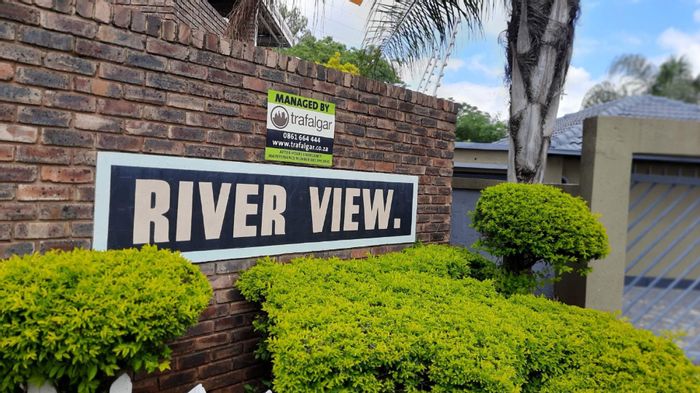 2-Bedroom Apartment To Rent in Philip Nel Park with 24-hour security and parking.