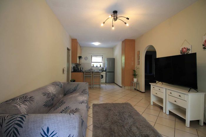 Douglasdale Apartment For Sale: 2 beds, balcony, clubhouse, pet-friendly, fibre-ready.