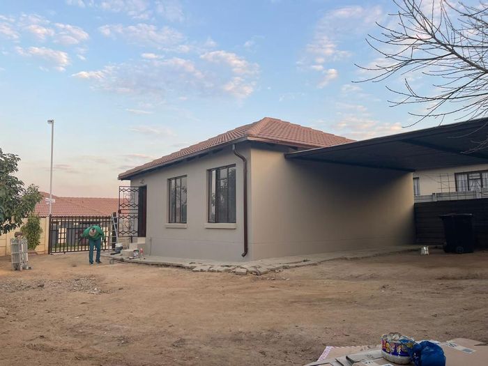 Property #2184400, House pending sale in Olievenhoutbosch