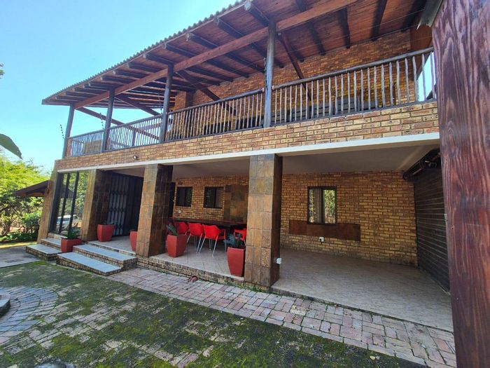 Leeupoort Central House For Sale: Dual-living, patios, boma braai, furniture included.
