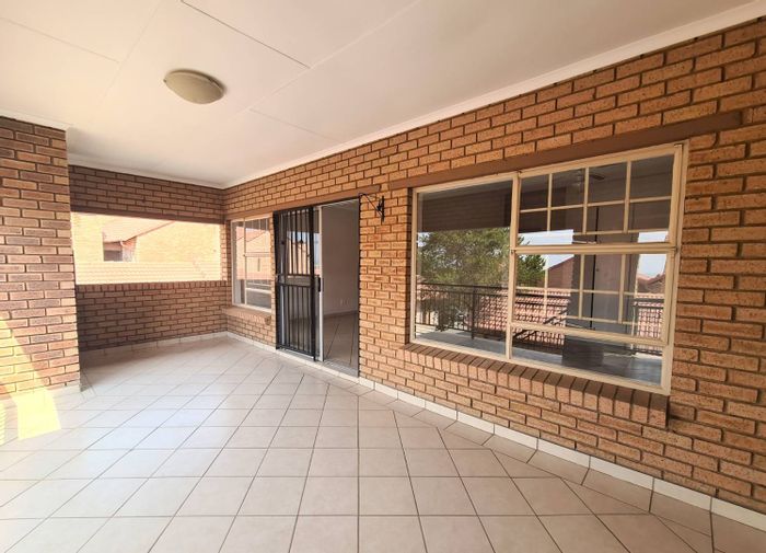 Hazeldean Apartment To Rent: 2 Beds, Garage, Pool, Security, Load-Shedding-Free.