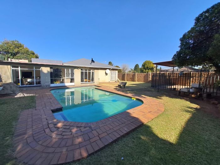 Property #2171710, House for sale in Witfield