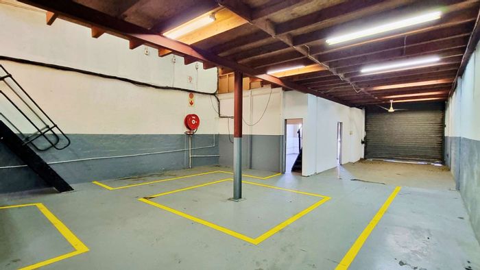 Industrial Unit To Rent in Glen Anil: 154m², secure access, air-conditioned offices.
