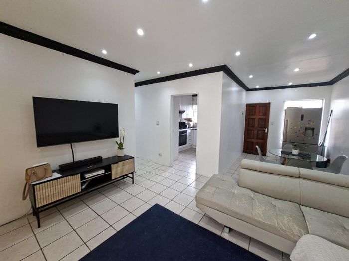 Property #2422354, Townhouse Pending Sale in Kelvin