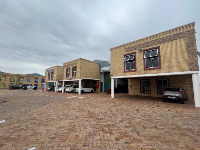 Spacious 460m2 Office For Sale in Milnerton Central, Versatile Layout.