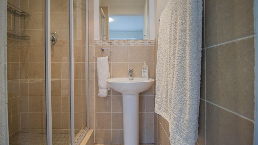 Ensuite for 2nd bedroom