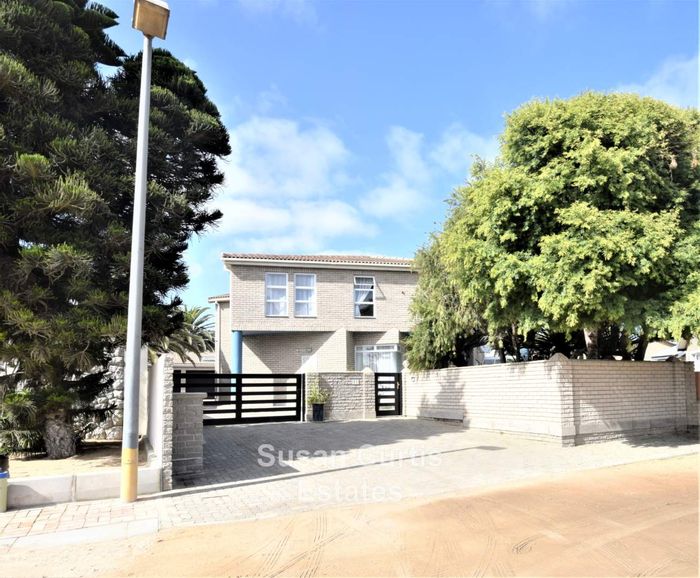 For Sale: Spacious Swakopmund Central house with pool, sauna, and entertainment area.