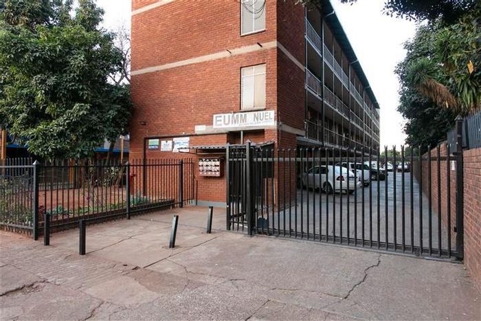 To Rent: Spacious 2-bedroom apartment in Pretoria North, secure complex, near amenities.