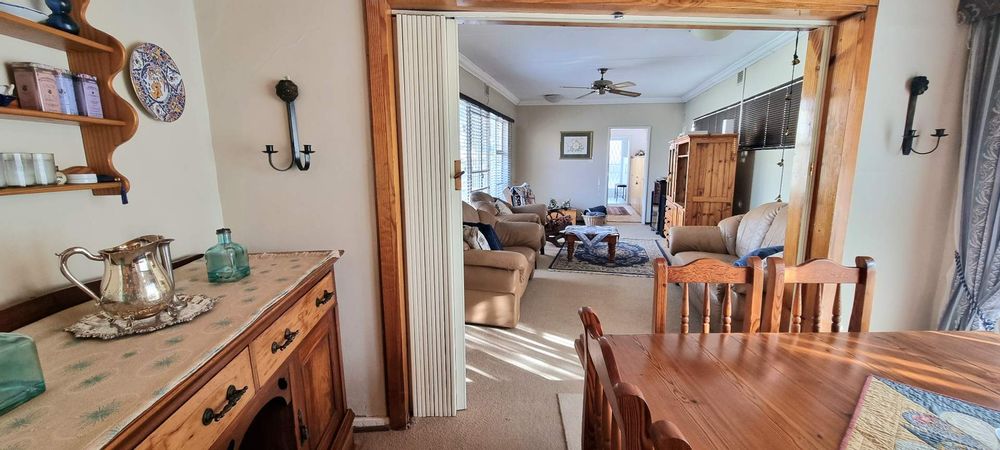 Dining area to living room
