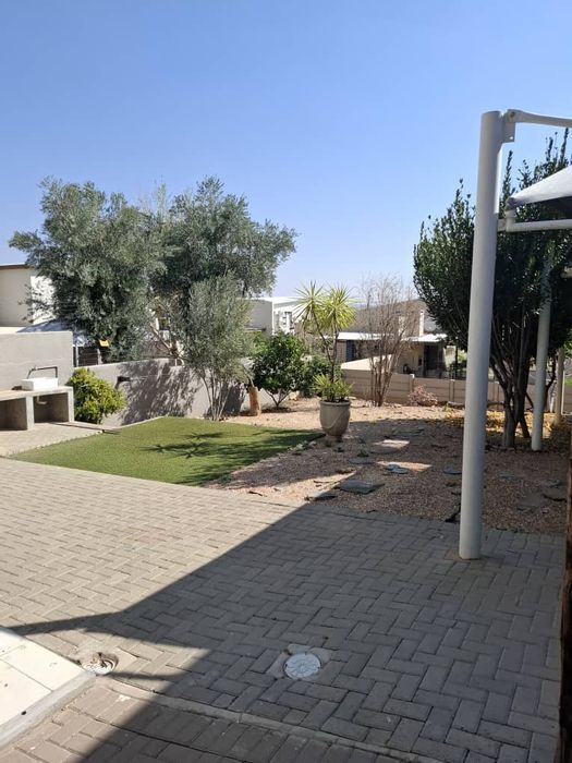 Property #2418184, Townhouse For Sale in Suiderhof