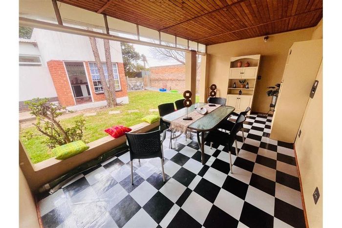 For Sale: House in South Crest with 3 beds, garden, garage, and office space.