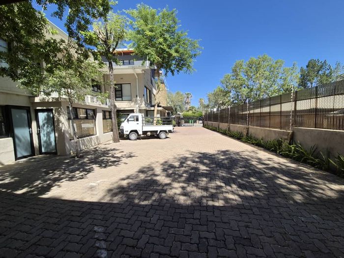 Property #2434956, House For Sale in Klein Windhoek