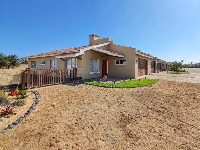 Property #2157600, Townhouse for sale in Henties Bay
