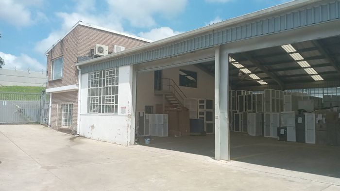 Industrial mini factory in Westmead with office, roller doors, and easy access. To Rent.