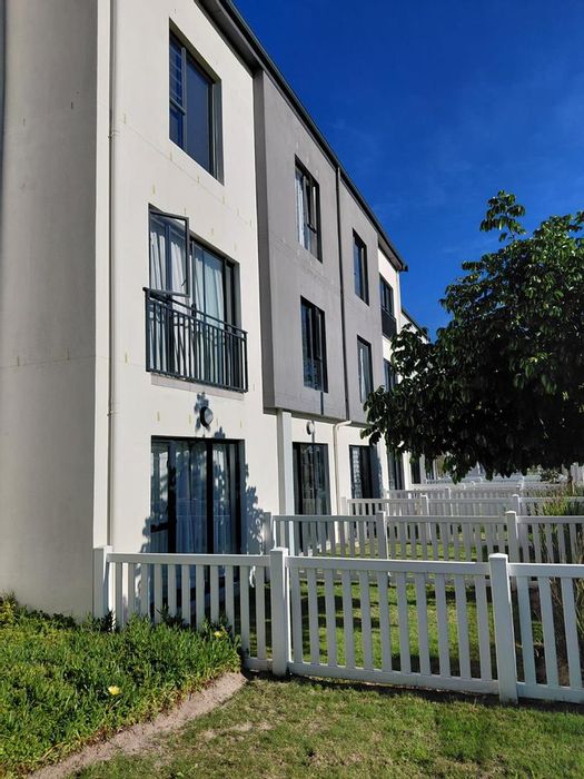 1-Bedroom Apartment To Rent in Kuils River Central with communal amenities and parking.