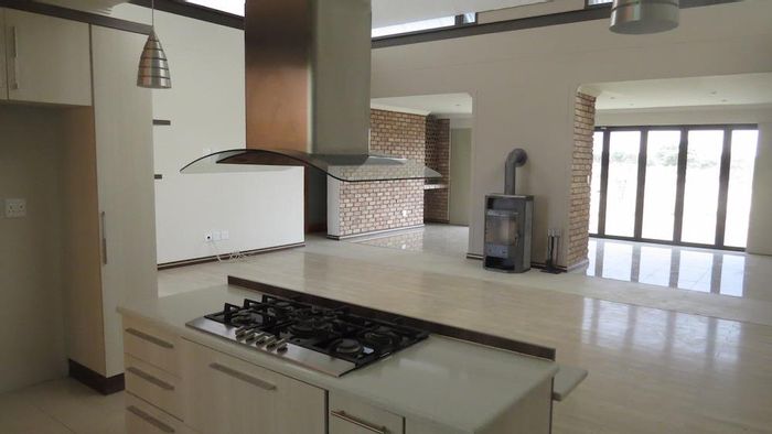 Spacious 3-Bedroom House in Omeya Golf Estate with Indoor Entertainment Area For Sale!