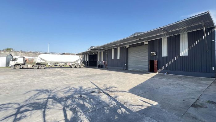 PHOENIX INDUSTRIAL: Large Warehouse with Yard & Freeway Access - For Sale
