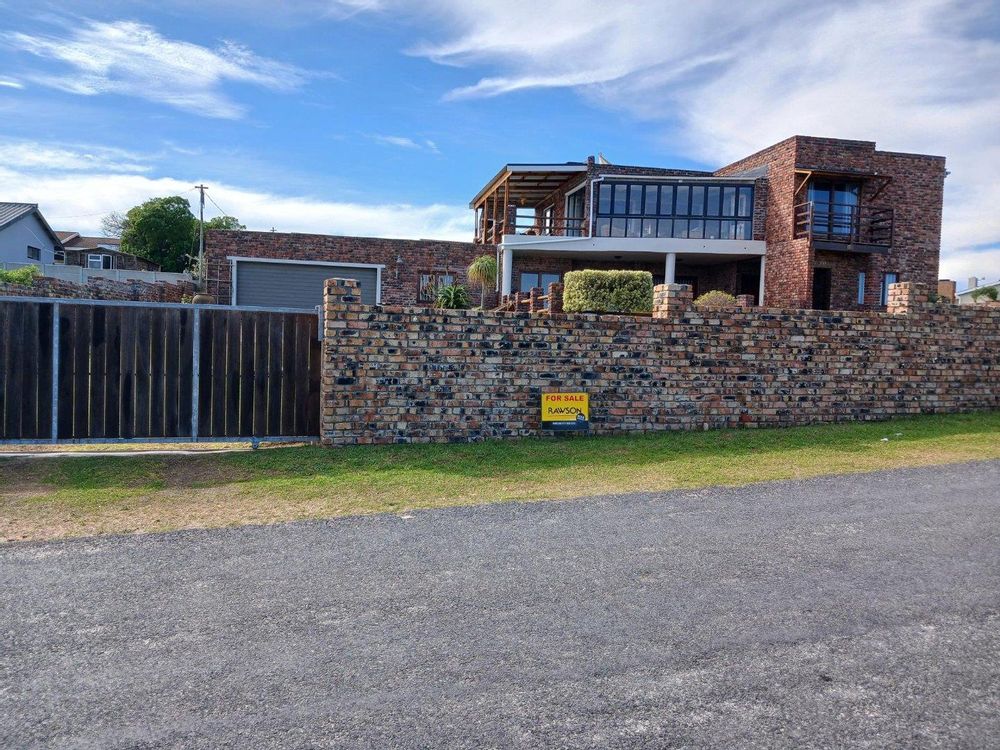 Upmarket House - directly across the Street.