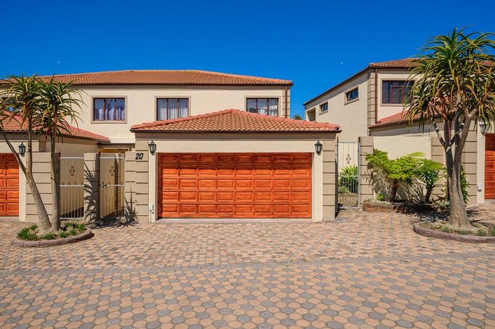Property #2419166, Townhouse For Sale in Brentwood Park