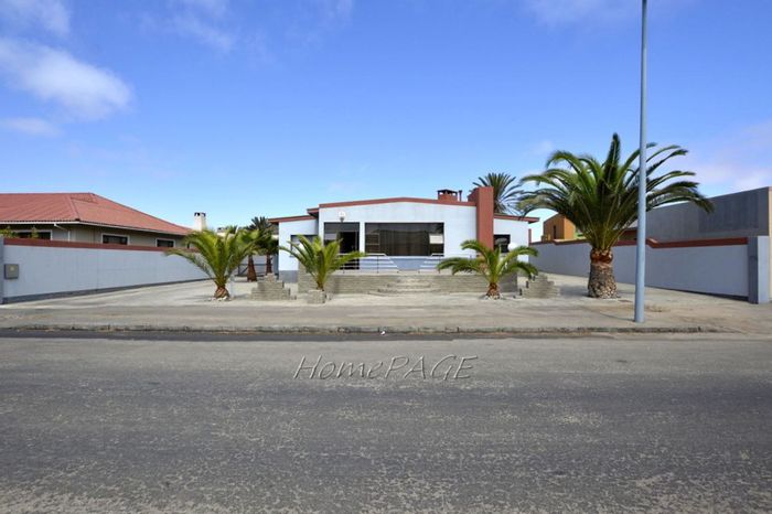 Property #1330283, House for sale in Walvis Bay Central