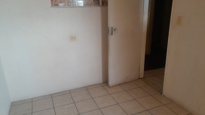 Property #2210520, Apartment for sale in Krugersdorp Central