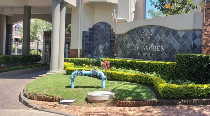 Rivonia Apartment To Rent: 2-bed garden unit with pool, clubhouse, and security.