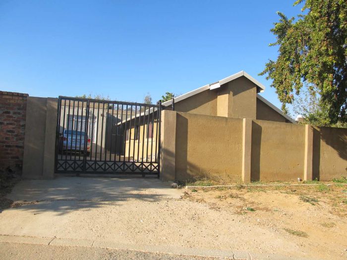 Cosmo City houses (30 properties)