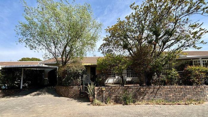 2-Bedroom Home with Garden in Bryanston Retirement Village, For Sale.