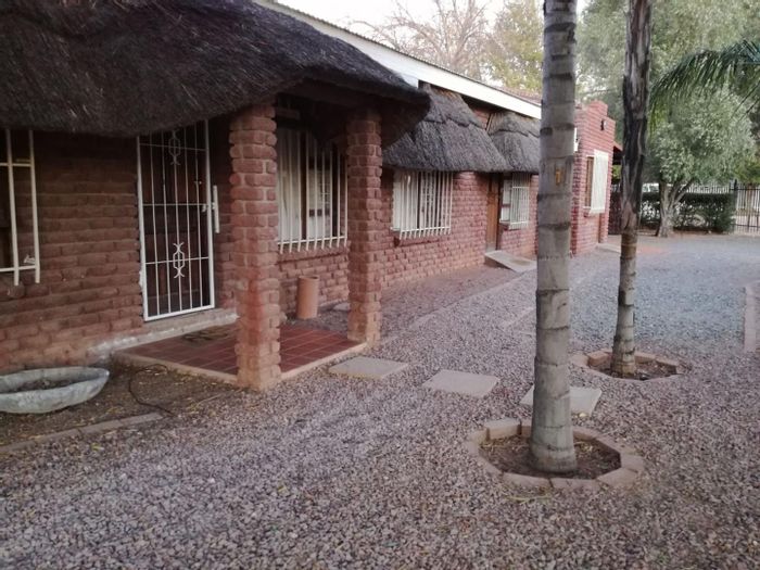 Property #2203381, Guest House for sale in Middelpos