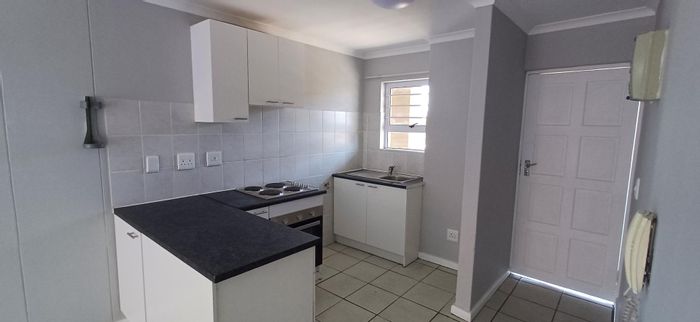 2-bedroom apartment in Parow Central, close to transport, schools, and shopping. To Rent.